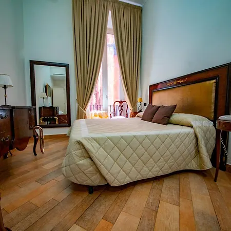 Lanfipe Palace Neapol