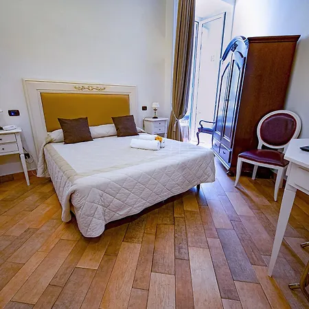 Lanfipe Palace נאפולי