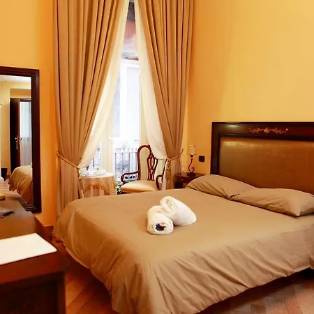 Lanfipe Palace 3* נאפולי