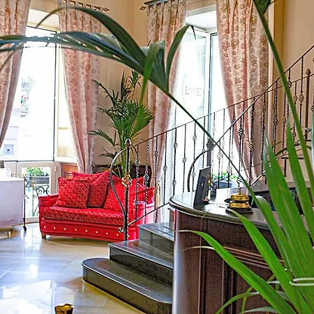 Lanfipe Palace Naples