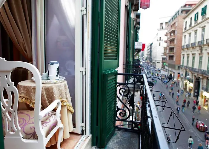 兰辉派宫酒店 3* 那不勒斯